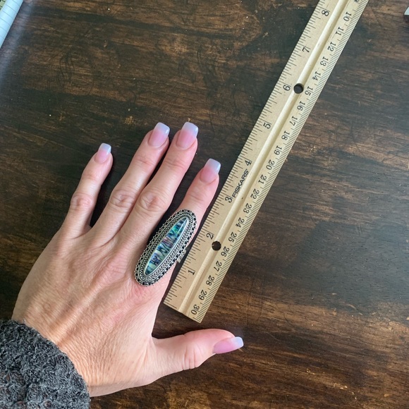 Size 6 Ring - Picture 5 of 5